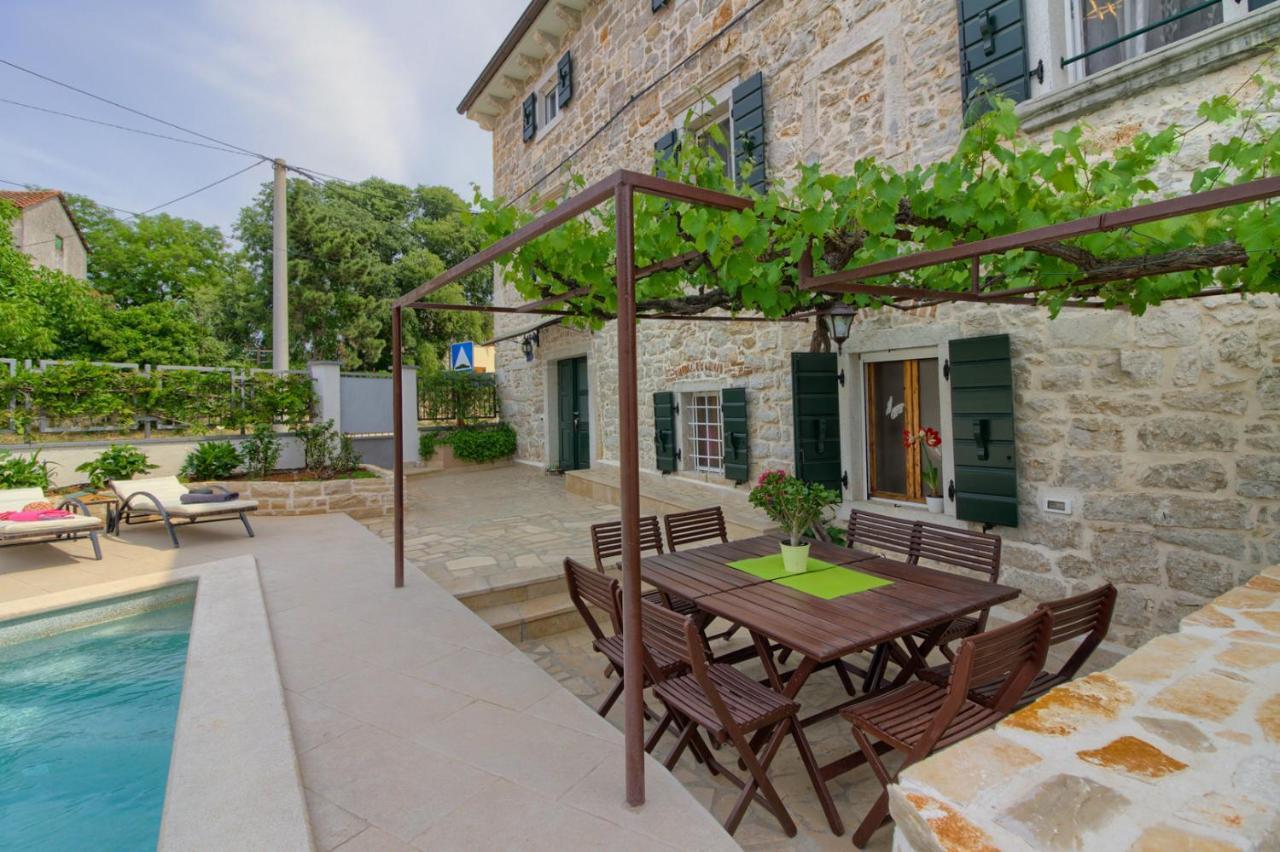 Cozy Zita With Private Pool Near Town Center Villa